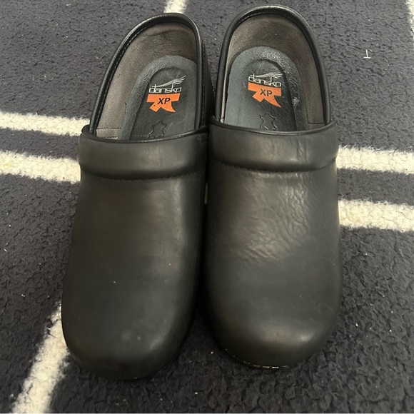 Dansko Shoes - Dansko clogs shoes women’s size 38 black color